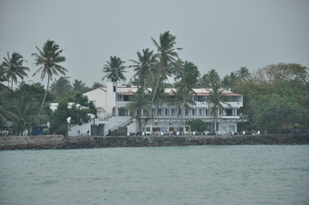 Goviyapana Beach Hotel Ahangama Esterno foto